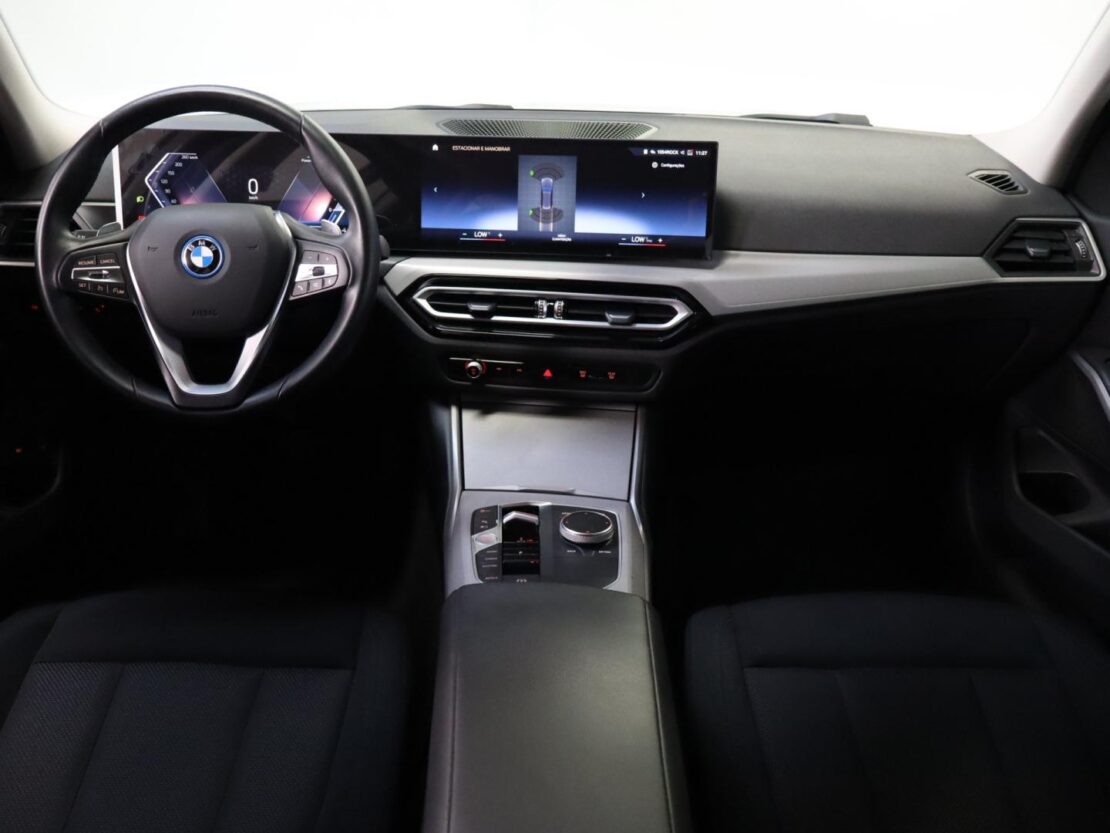 BMW Serie 3 330e Auto Corporate Edition 12
