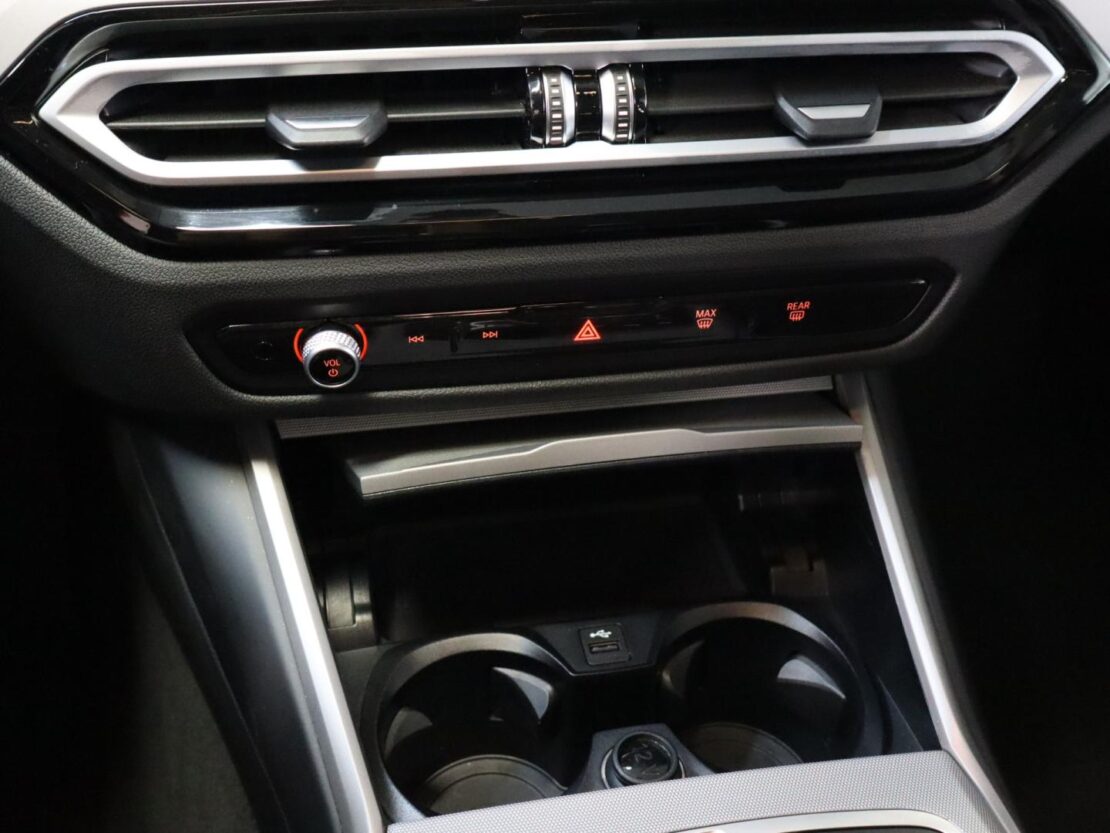 BMW Serie 3 330e Auto Corporate Edition 22