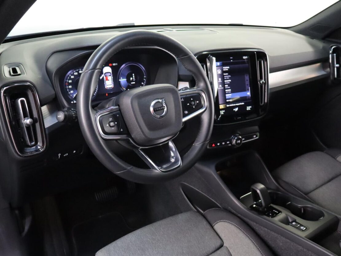 Volvo XC40 1.5 T5 Core PG HYBRID 8
