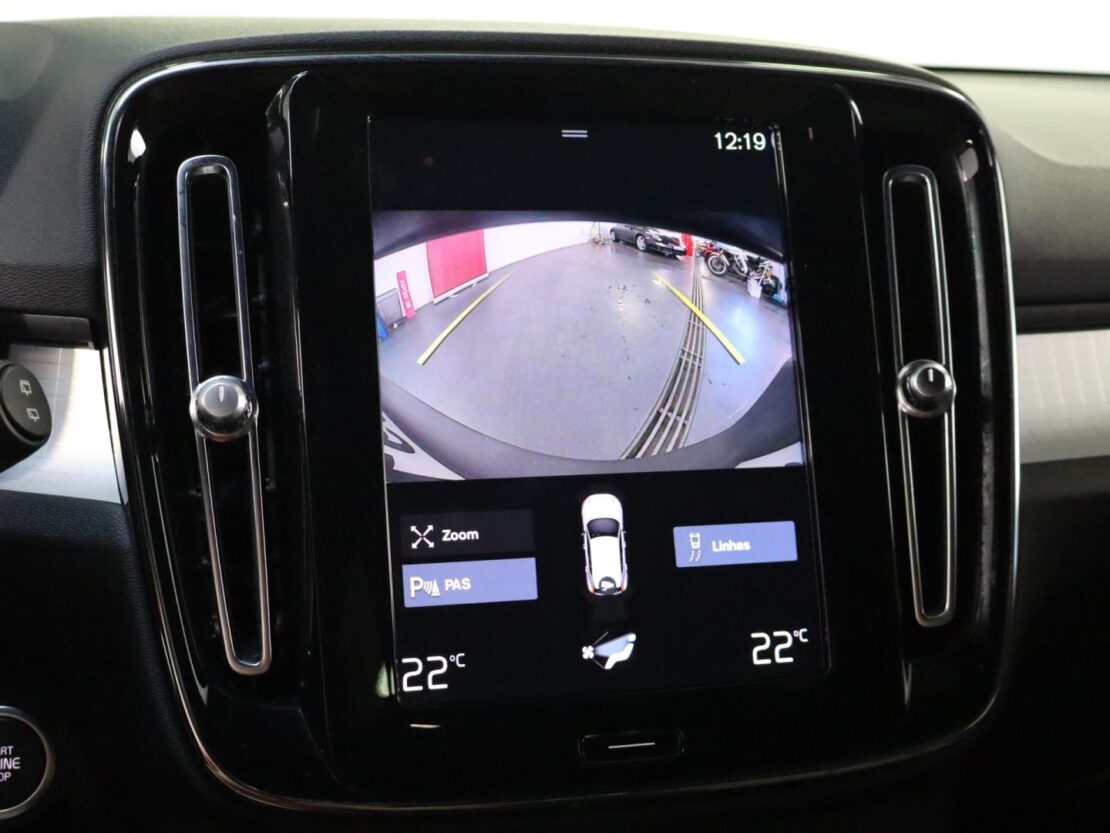 Volvo XC40 1.5 T5 Core PG HYBRID 19