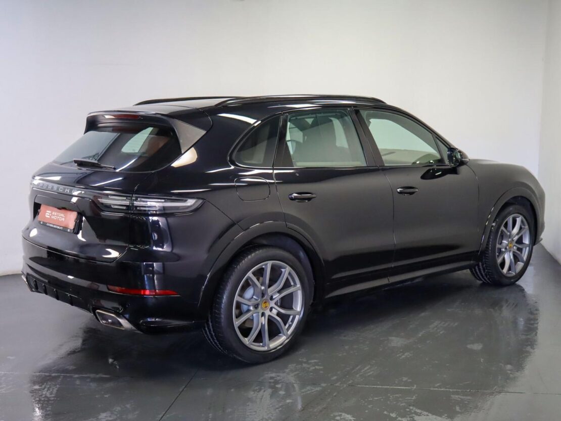 Porsche Cayenne 3.0 Dakar 84 3