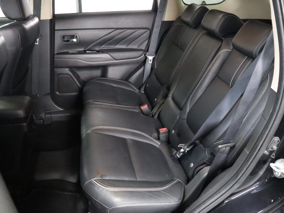 Mitsubishi Outlander 2.0 Mivec PHEV Intense Navi 11