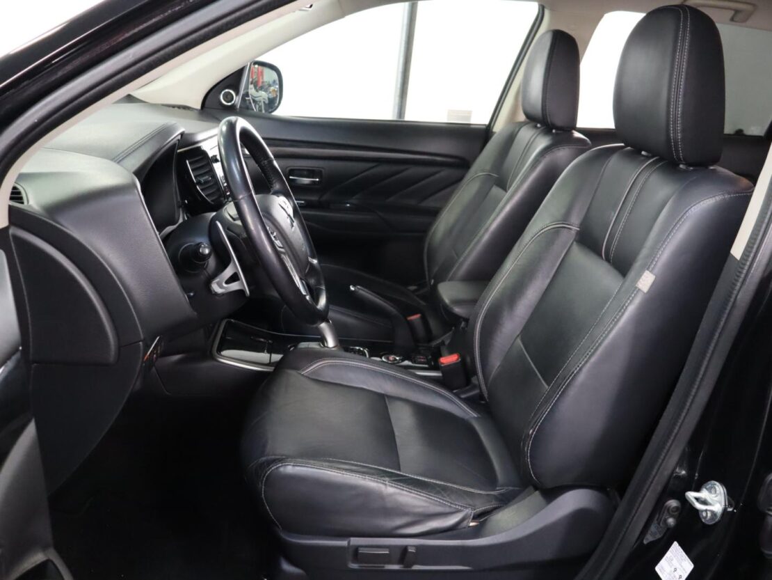 Mitsubishi Outlander 2.0 Mivec PHEV Intense Navi 9