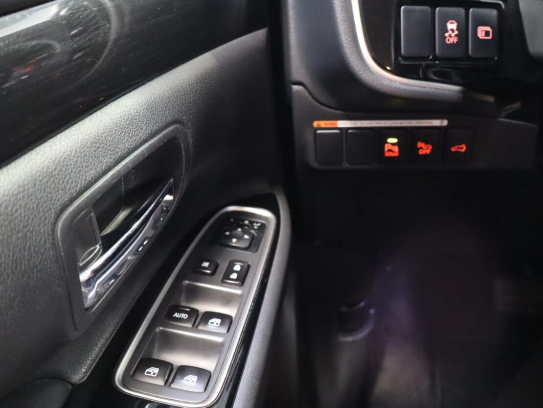 Mitsubishi Outlander 2.0 Mivec PHEV Intense Navi 14