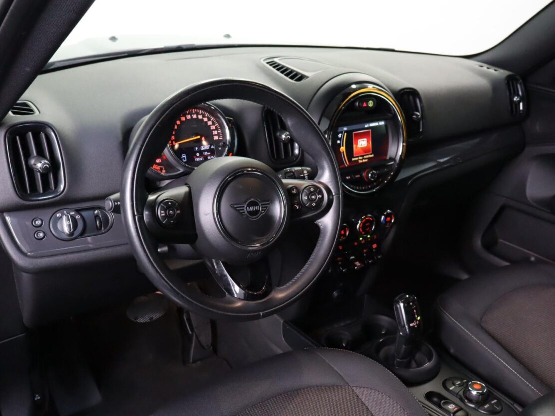 Mini Countryman One D 6