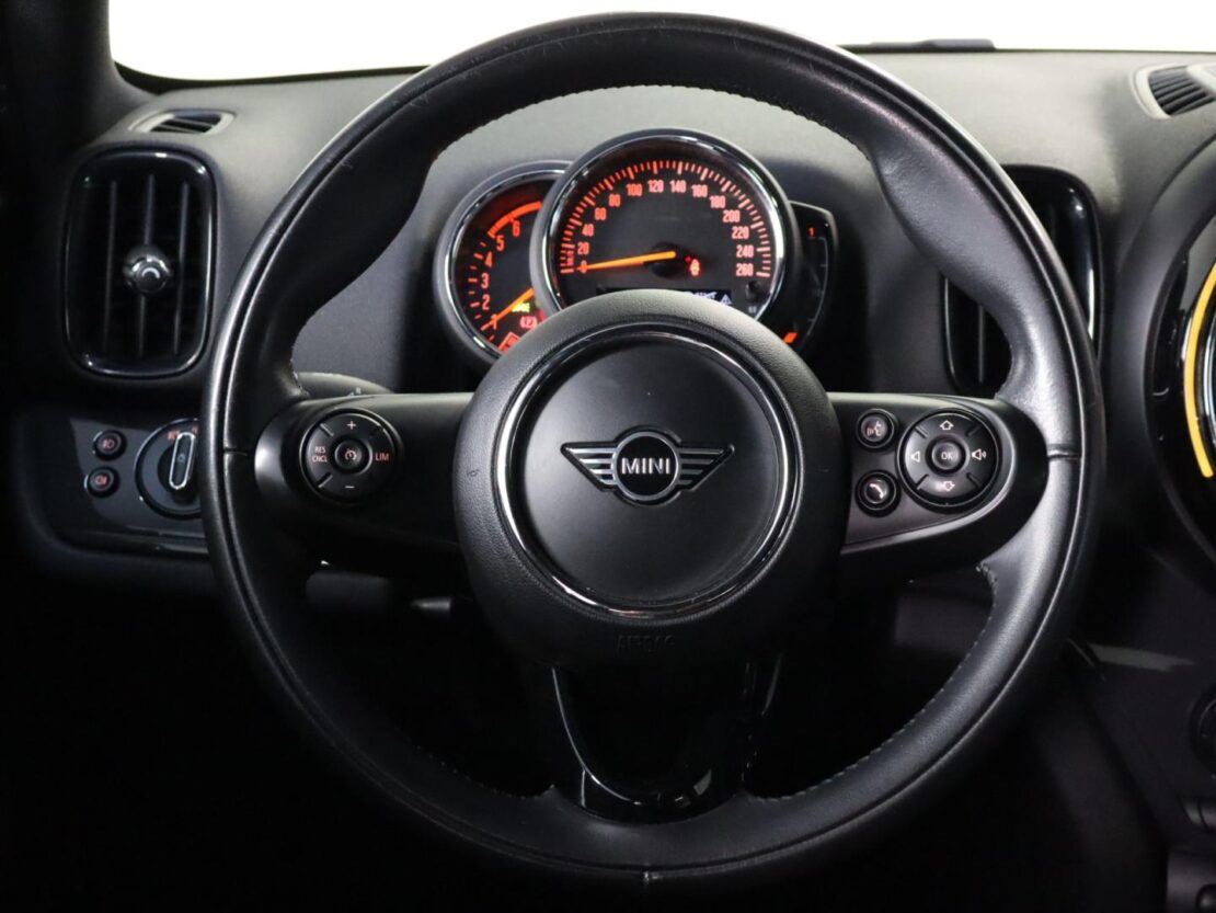 Mini Countryman One D 7