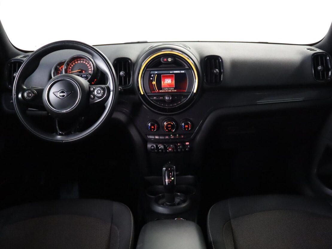 Mini Countryman One D 9