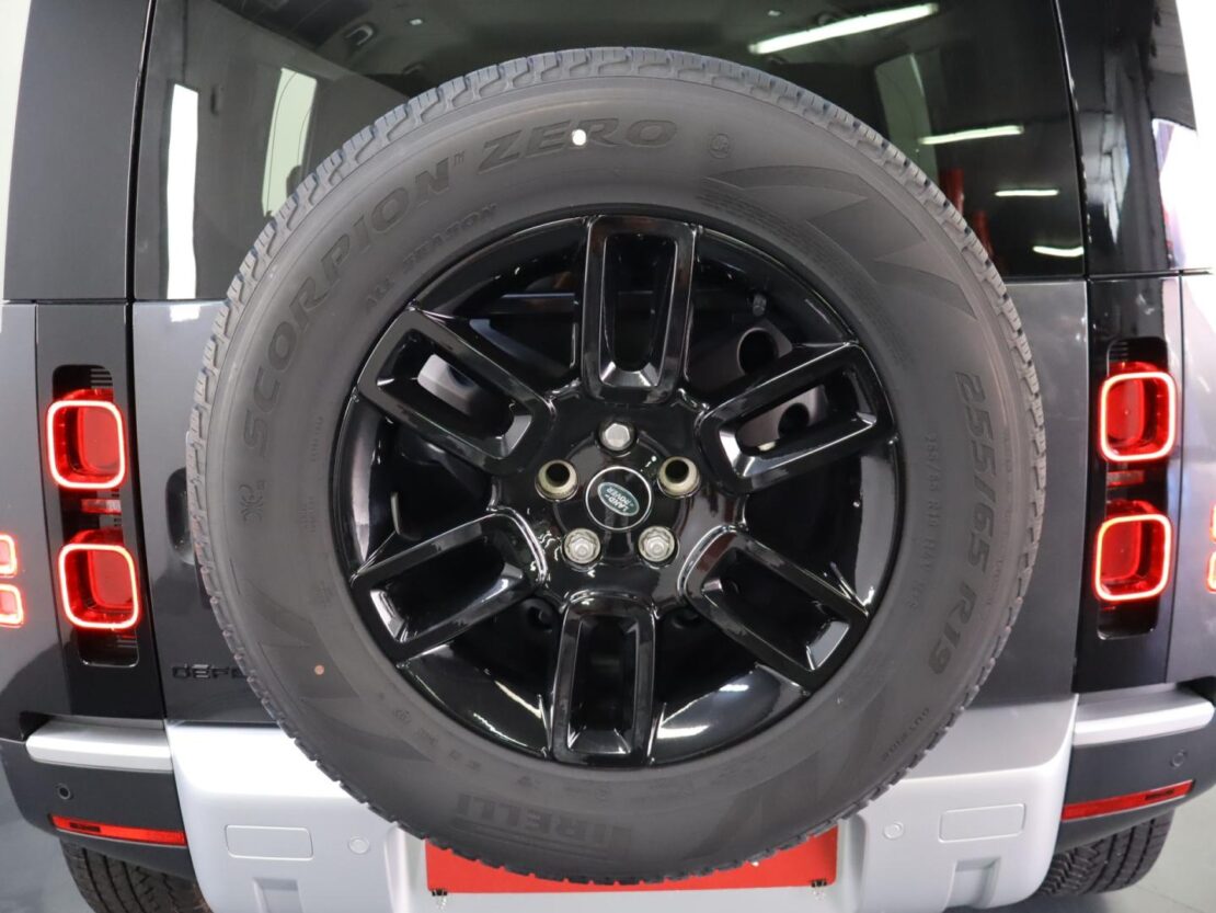 Land Rover Defender 2.0 PHEV PS AWD Auto S 110 29