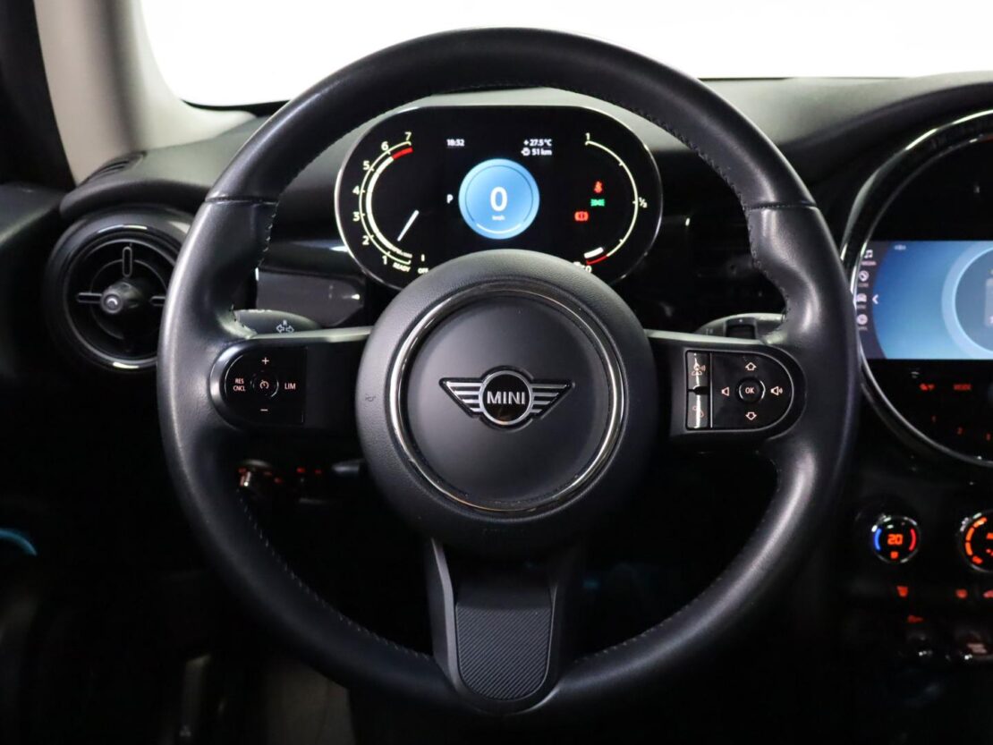 Mini Mini 3 Portas Cooper Premium Essential Auto 10