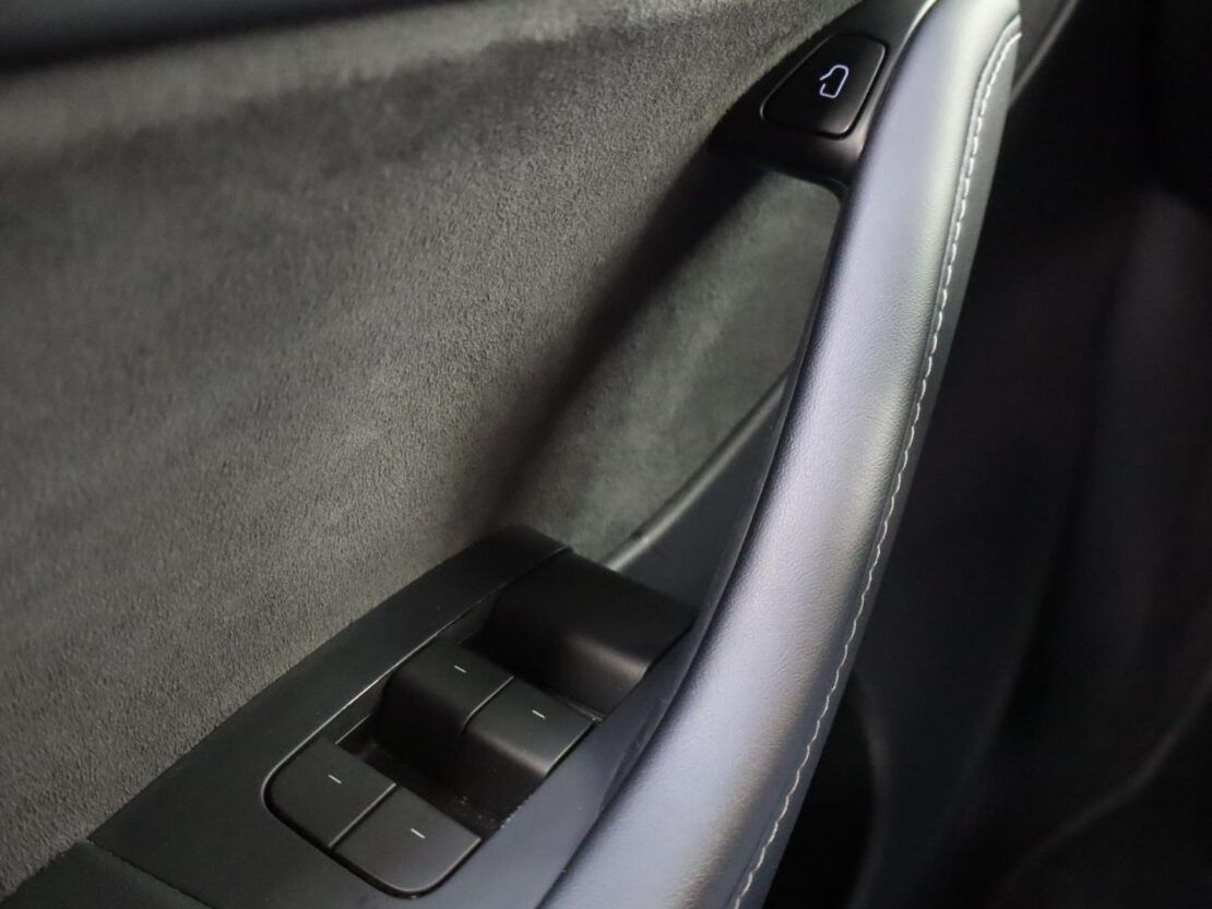 Tesla Model Y Performance Dual Motor AWD 16