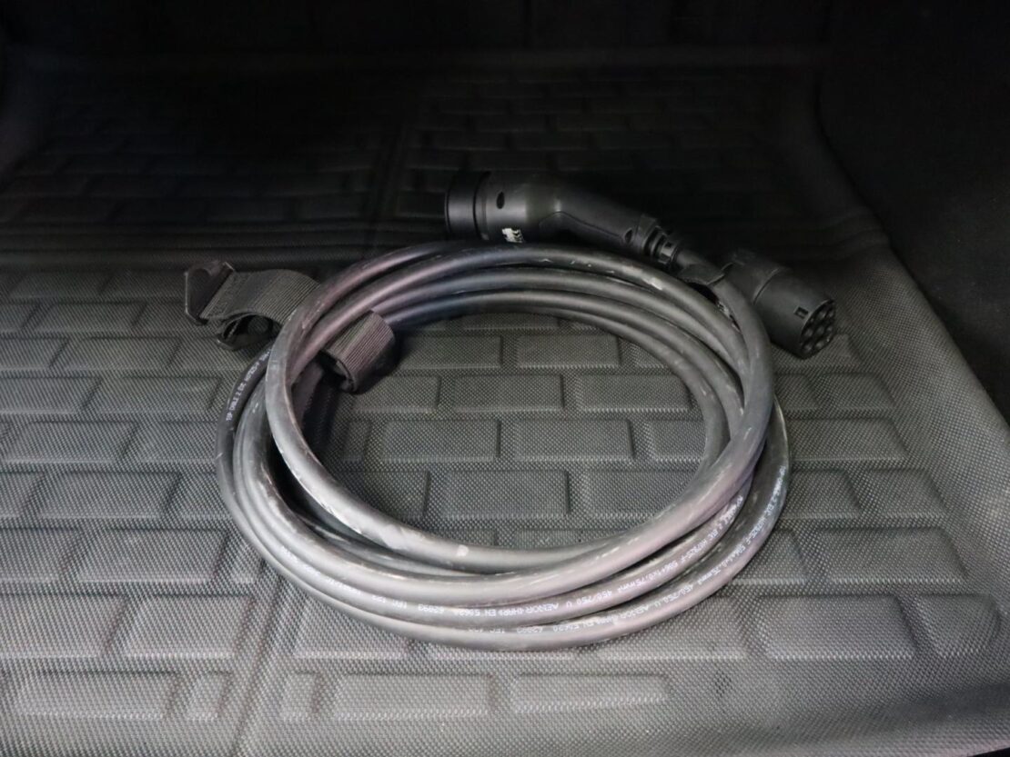 Tesla Model Y Performance Dual Motor AWD 6