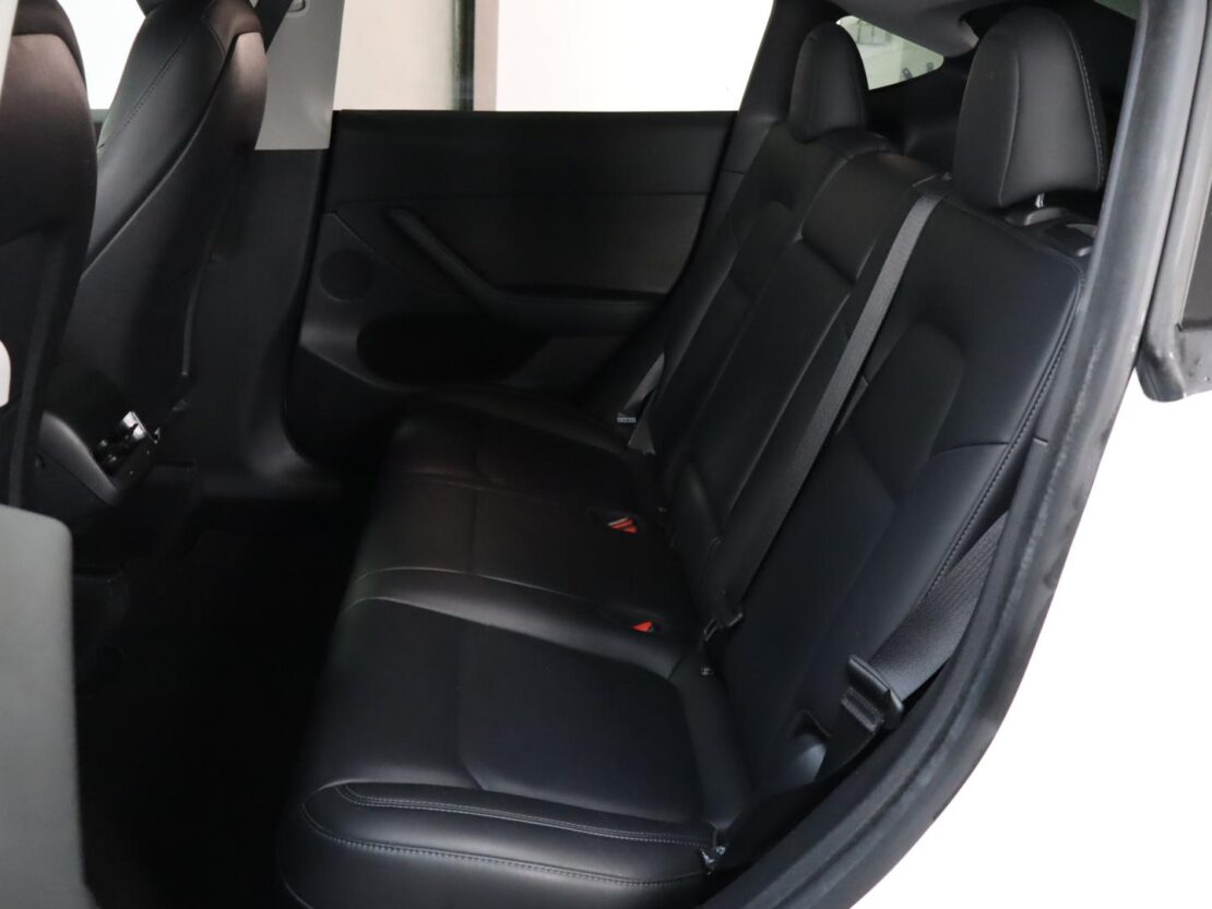 Tesla Model Y Performance Dual Motor AWD 10