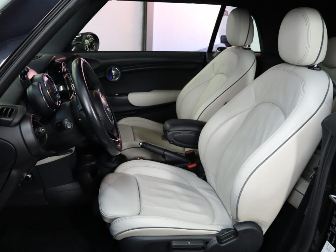 Mini Mini Cooper D Cabrio Auto 11
