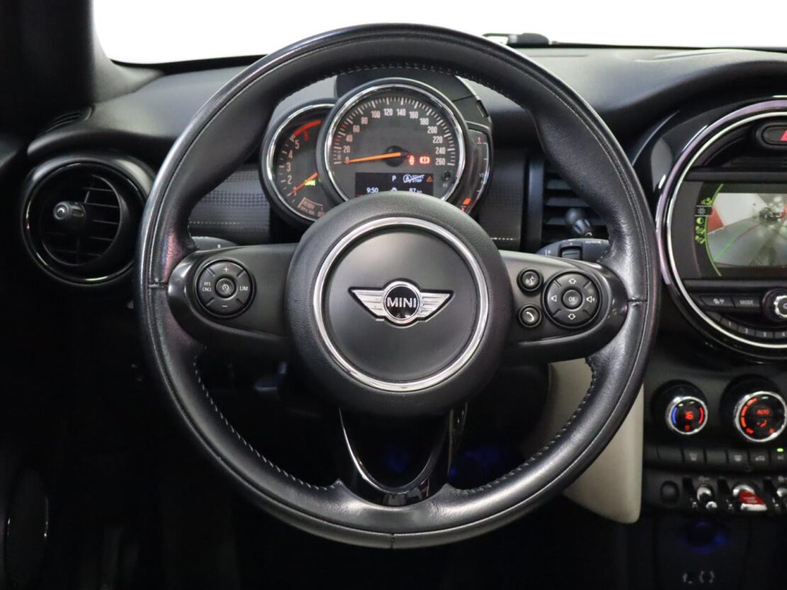 Mini Mini Cooper D Cabrio Auto 14