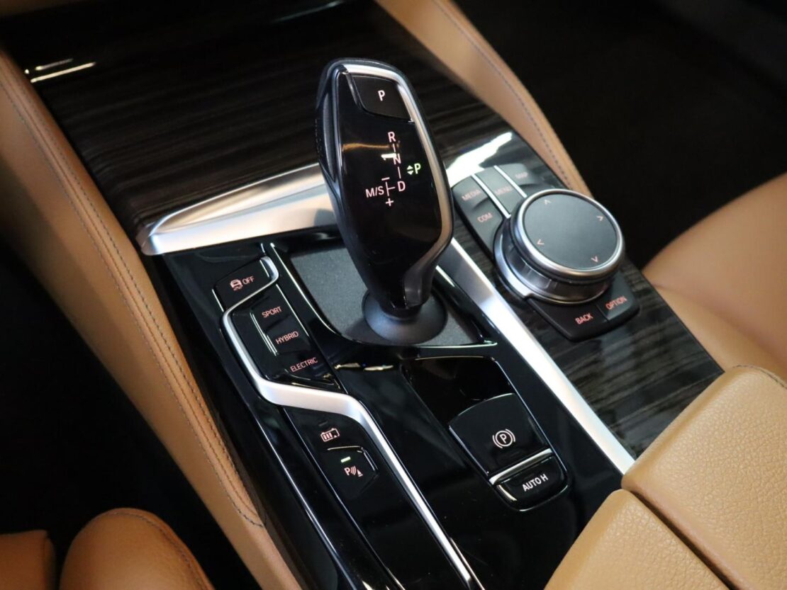 BMW Serie 5 530e Auto Line Luxury 28
