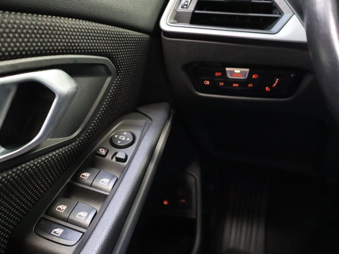 BMW Serie 3 320 e Corporate Edition Auto 15