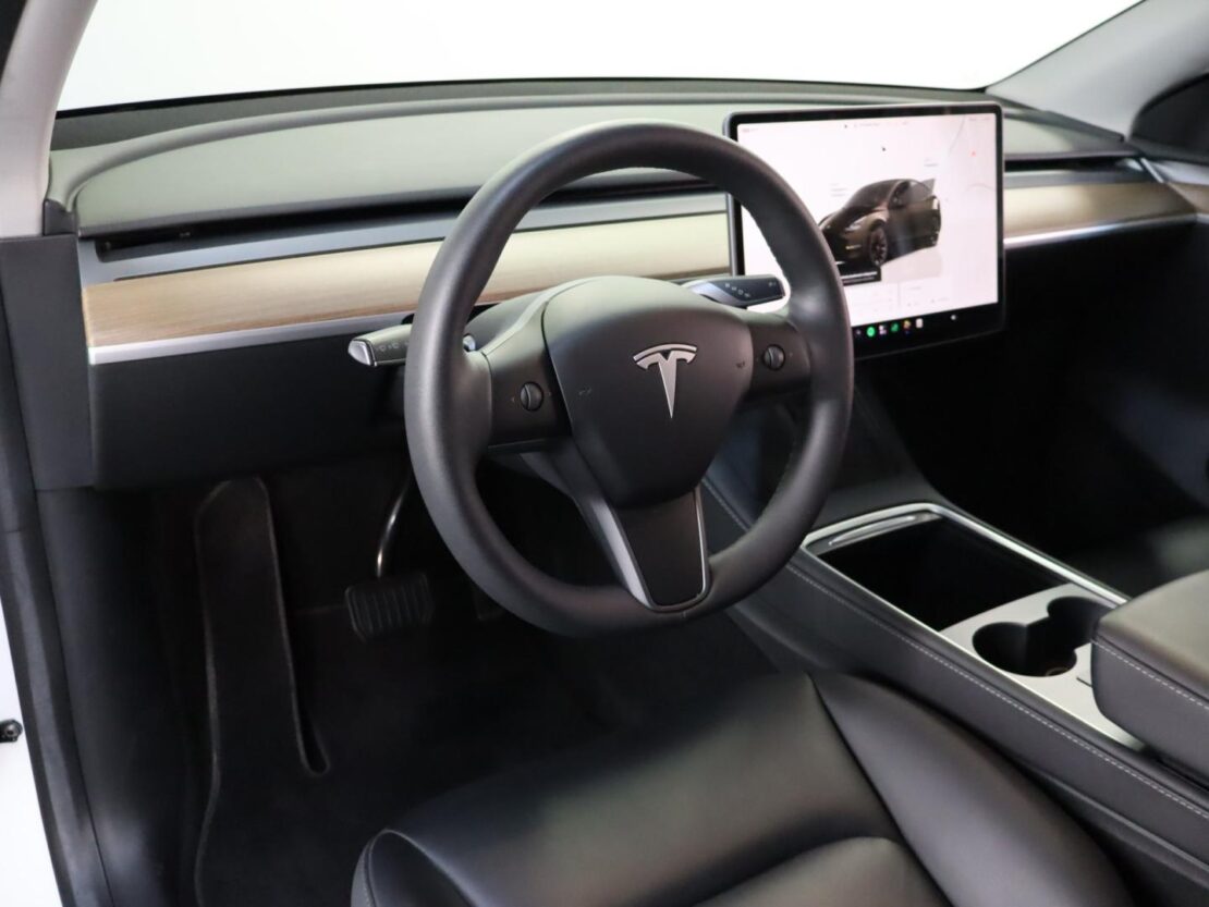 Tesla Model Y RWD 6