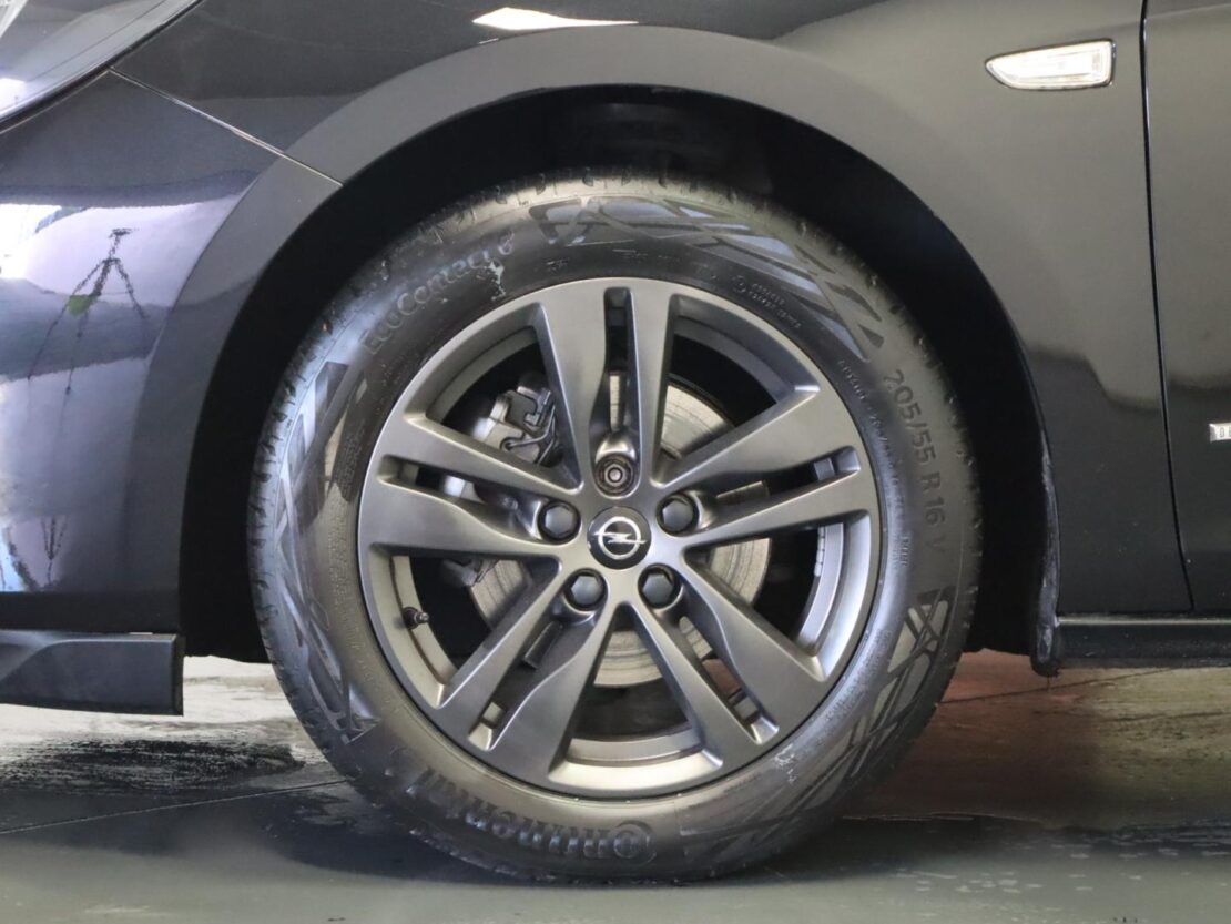 Opel Astra 1.5 Design & Tech ST 5