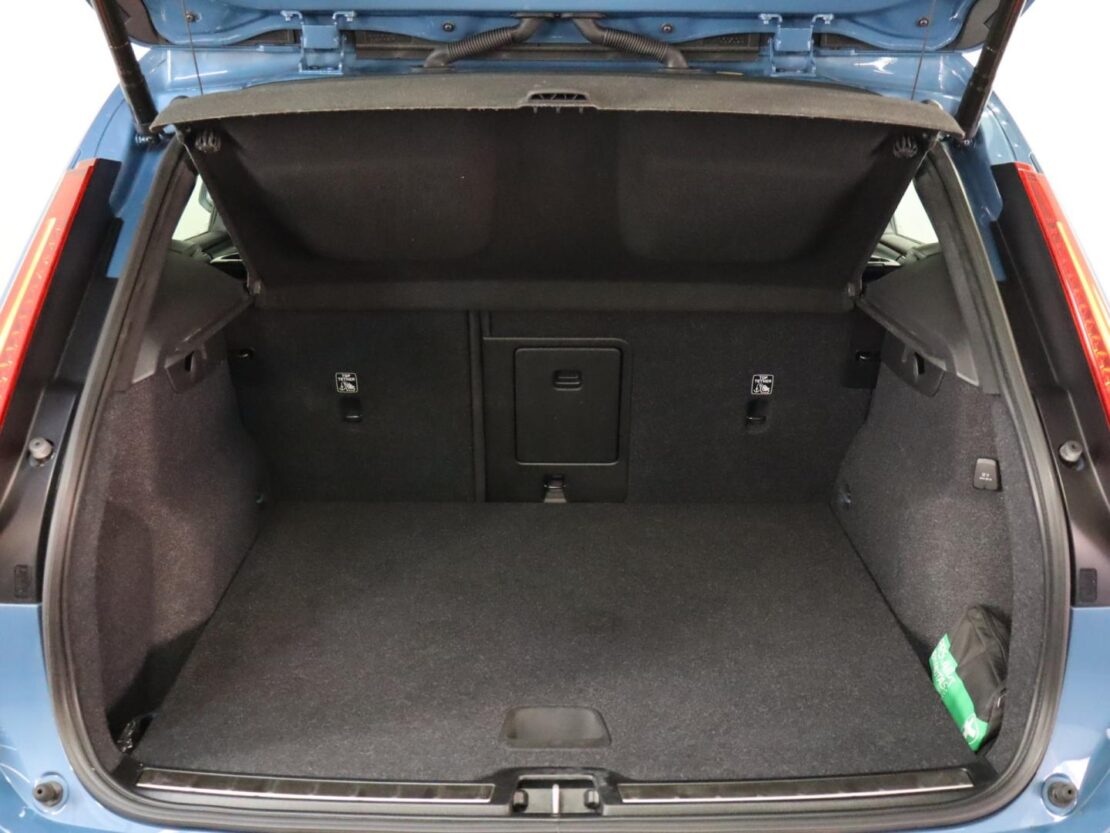 Volvo XC40 1.5 T5 Plus Bright PG HYBRID 26