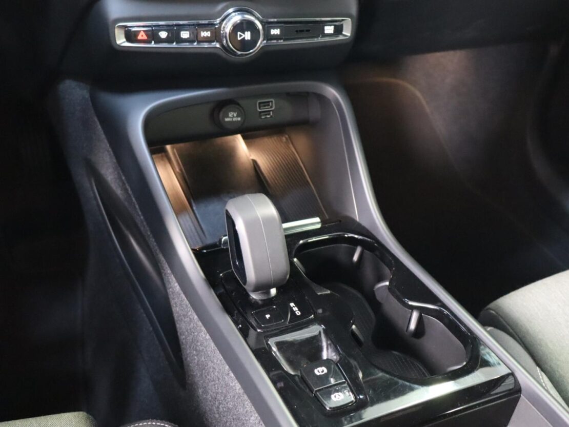 Volvo XC40 1.5 T5 Plus Bright PG HYBRID 24