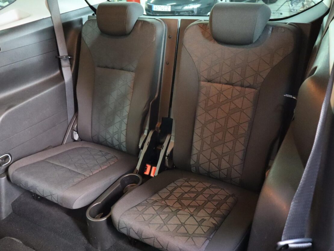 Opel Zafira Tourer 1.6 Turbo D S/S 120 Anos 9