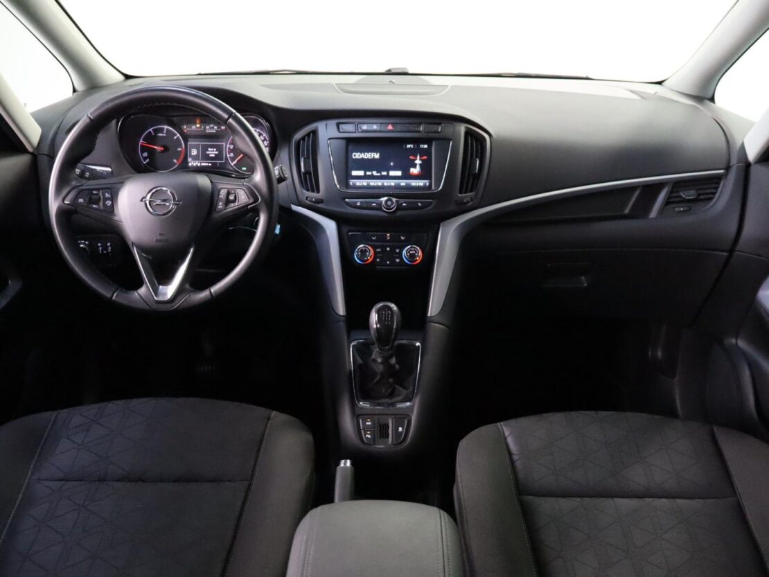 Opel Zafira Tourer 1.6 Turbo D S/S 120 Anos 10