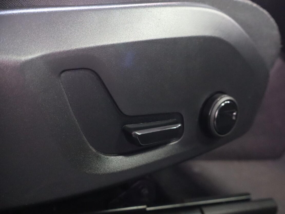 Volvo XC60 2.0 T6  AWD PHEV Core Auto 12