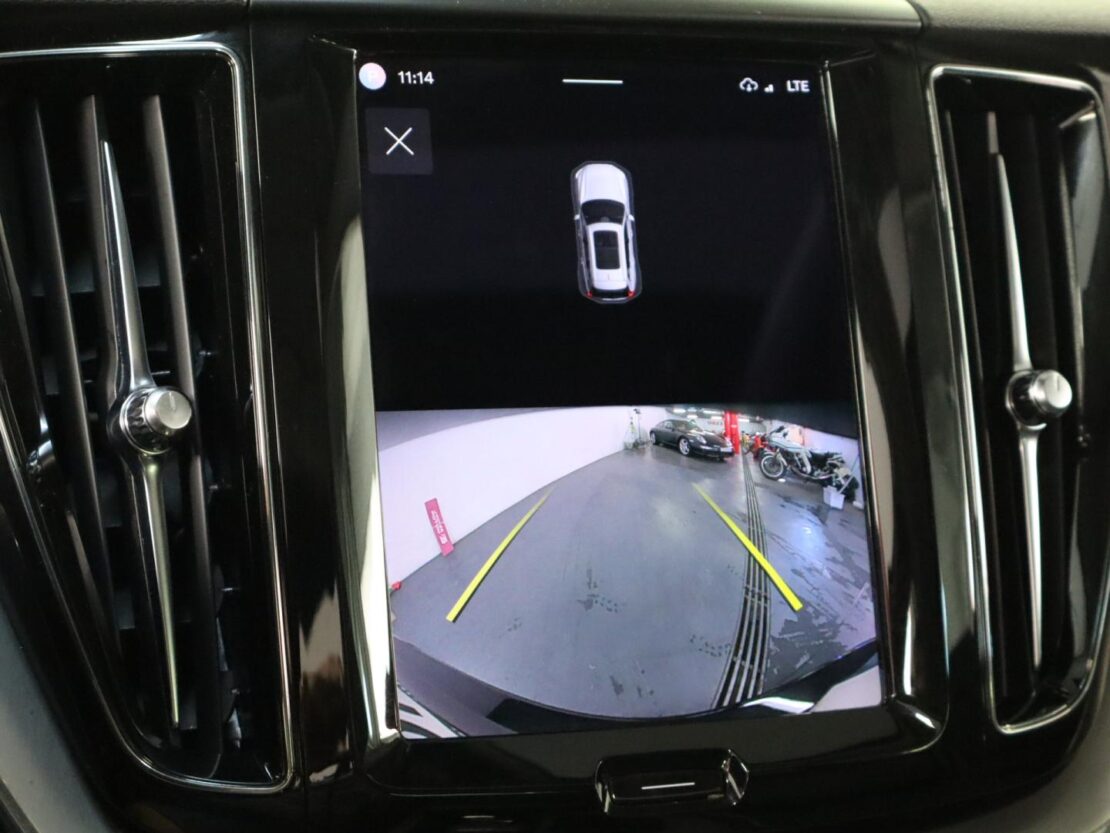 Volvo XC60 2.0 T6  AWD PHEV Core Auto 19