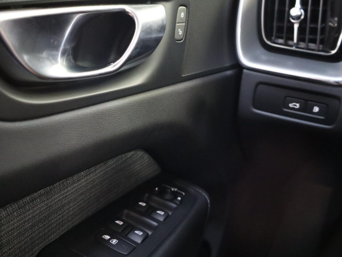 Volvo XC60 2.0 T6  AWD PHEV Core Auto 15