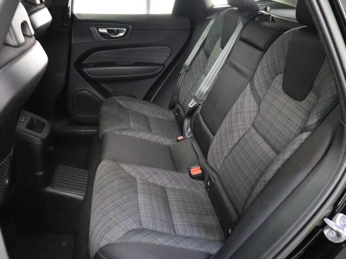 Volvo XC60 2.0 T6  AWD PHEV Core Auto 10