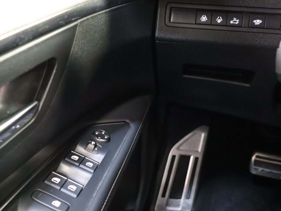 Peugeot 5008 GT 1.5 BlueHDi EAT8 16
