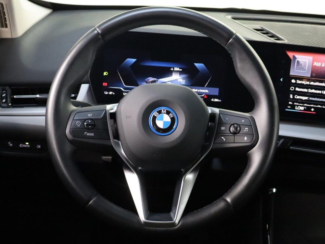 BMW iX1 xDrive30 11