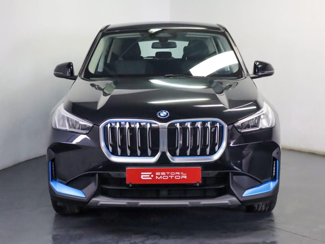 BMW iX1 xDrive30 2