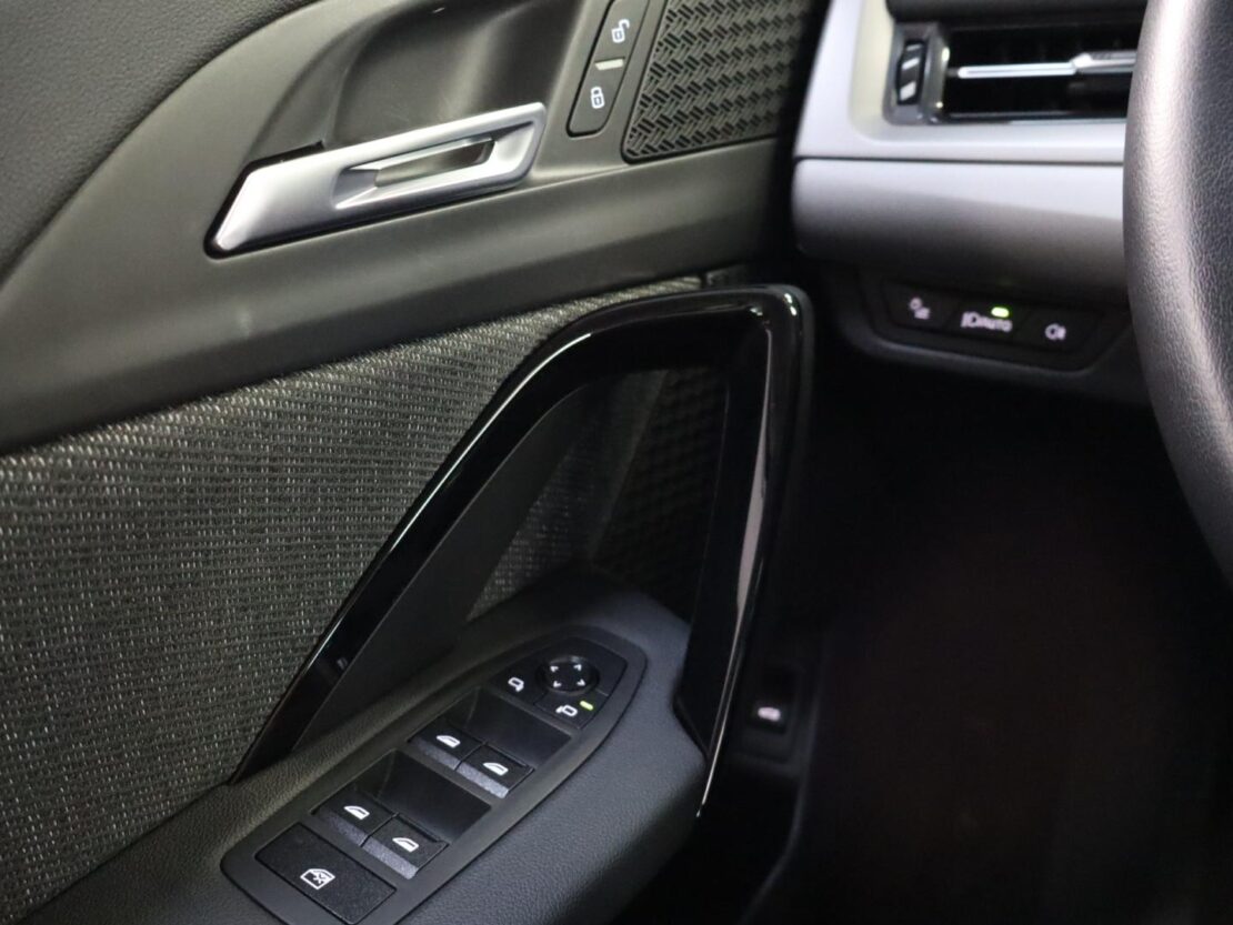 BMW iX1 xDrive30 13