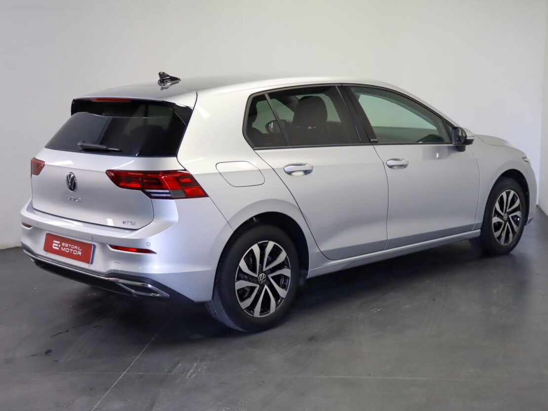 Volkswagen Golf 1.5 eTSI Active DSG 3