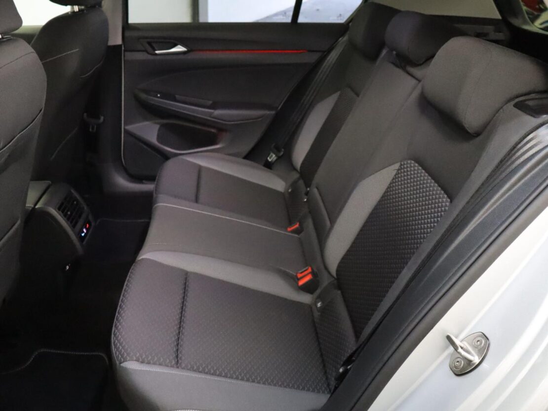 Volkswagen Golf 1.5 eTSI Active DSG 8