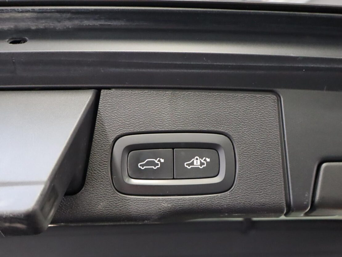 Volvo XC60 2.0 T6  AWD PHEV Core Auto 22