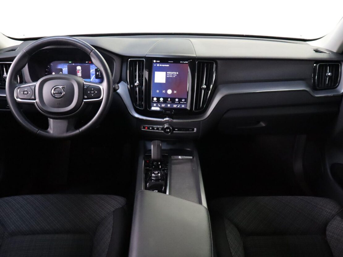 Volvo XC60 2.0 T6  AWD PHEV Core Auto 12