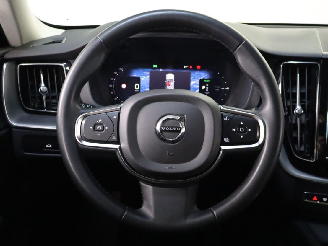 Volvo XC60 2.0 T6  AWD PHEV Core Auto 13