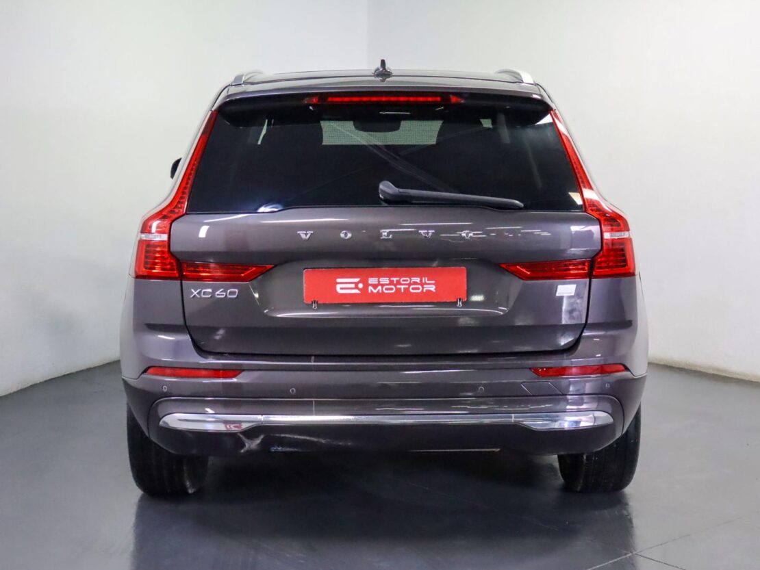 Volvo XC60 2.0 T6  AWD PHEV Core Auto 4