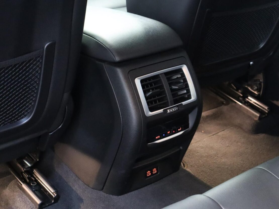 BMW iX3 Inspiring 11