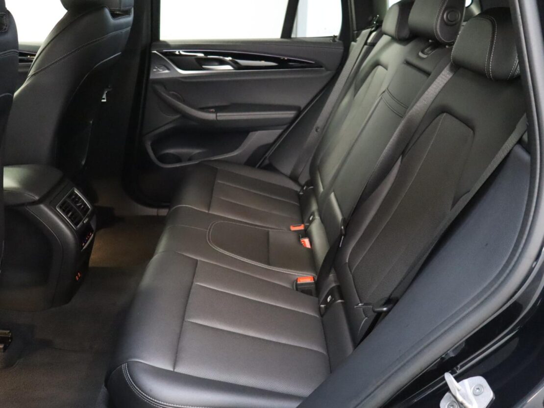 BMW iX3 Inspiring 12