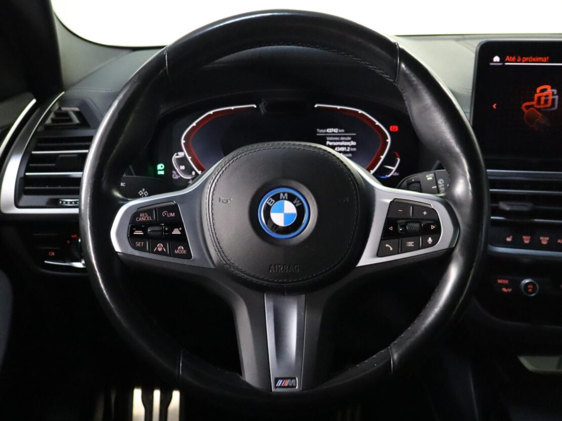 BMW iX3 Inspiring 14