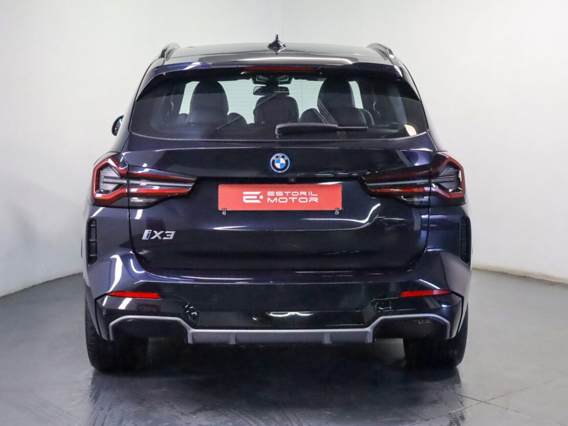 BMW iX3 Inspiring 4