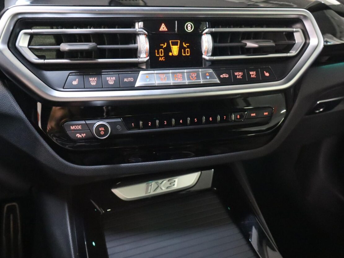 BMW iX3 Inspiring 24