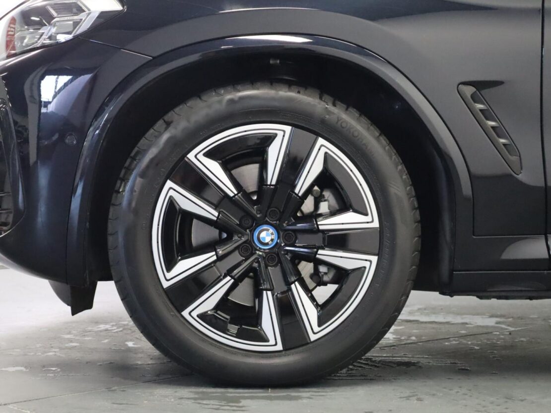 BMW iX3 Inspiring 5