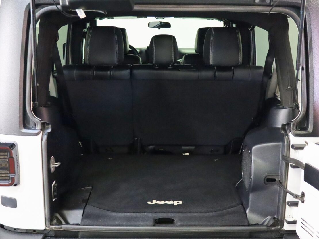 Jeep Wrangler Unlimited 2.8 CRD MTX Sahara Adventure Edition 24