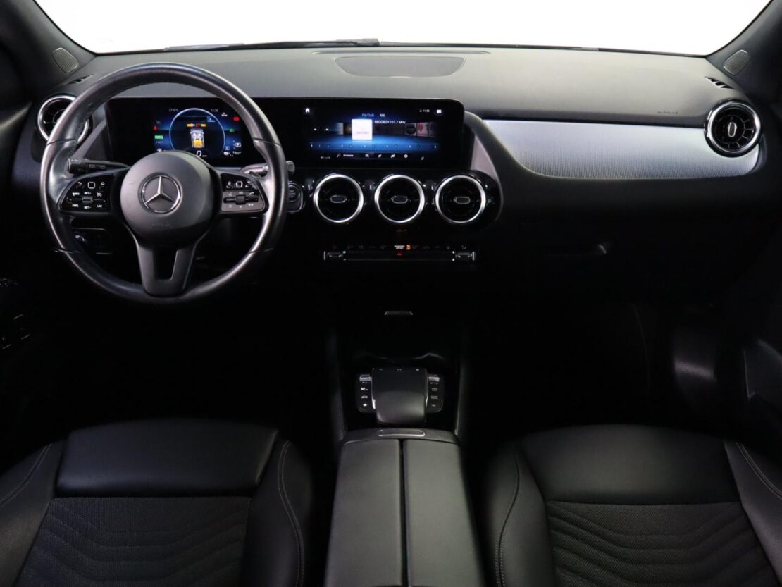 Mercedes Benz GLA 250 e STYLE 11