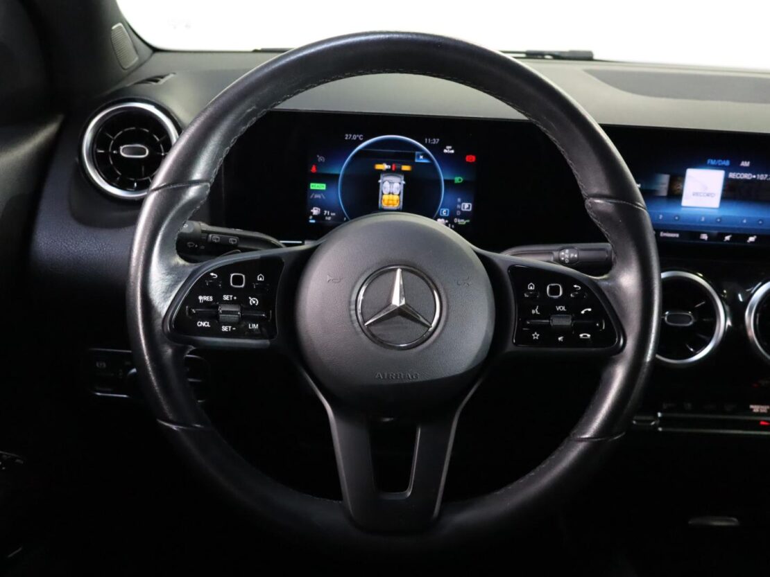 Mercedes Benz GLA 250 e STYLE 12
