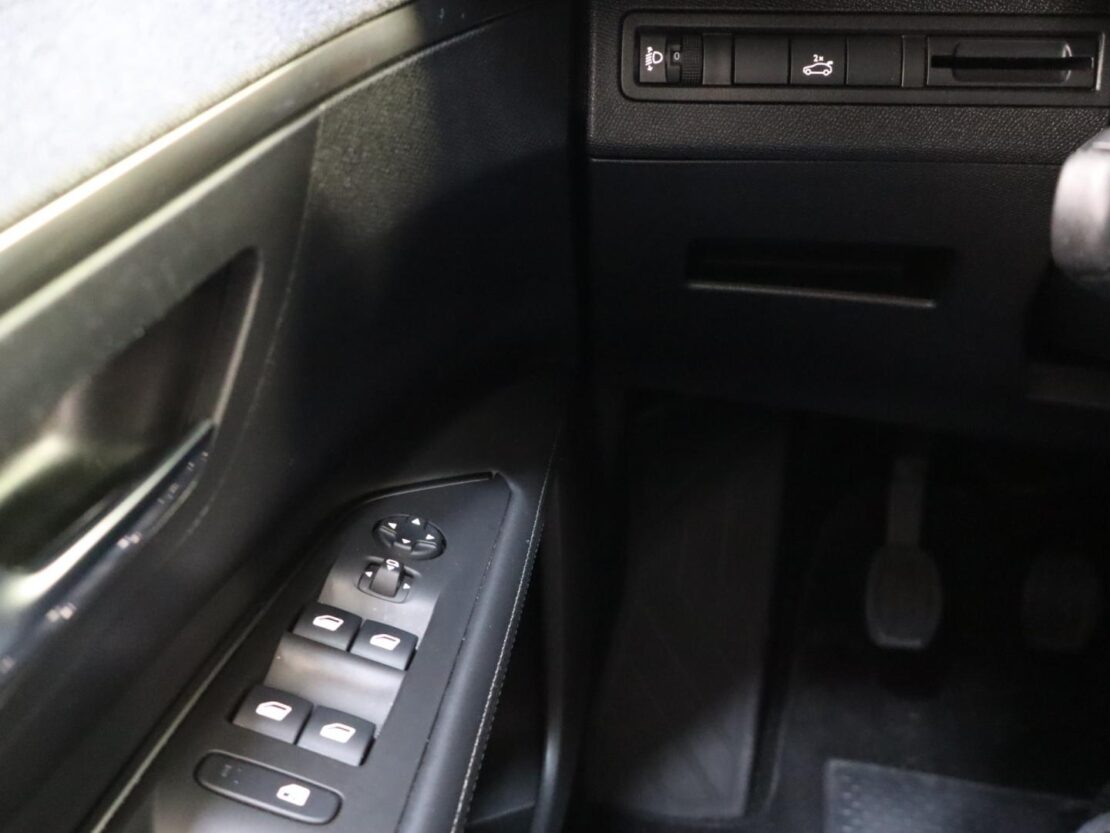 Peugeot 3008 1.2 PureTech Allure 11